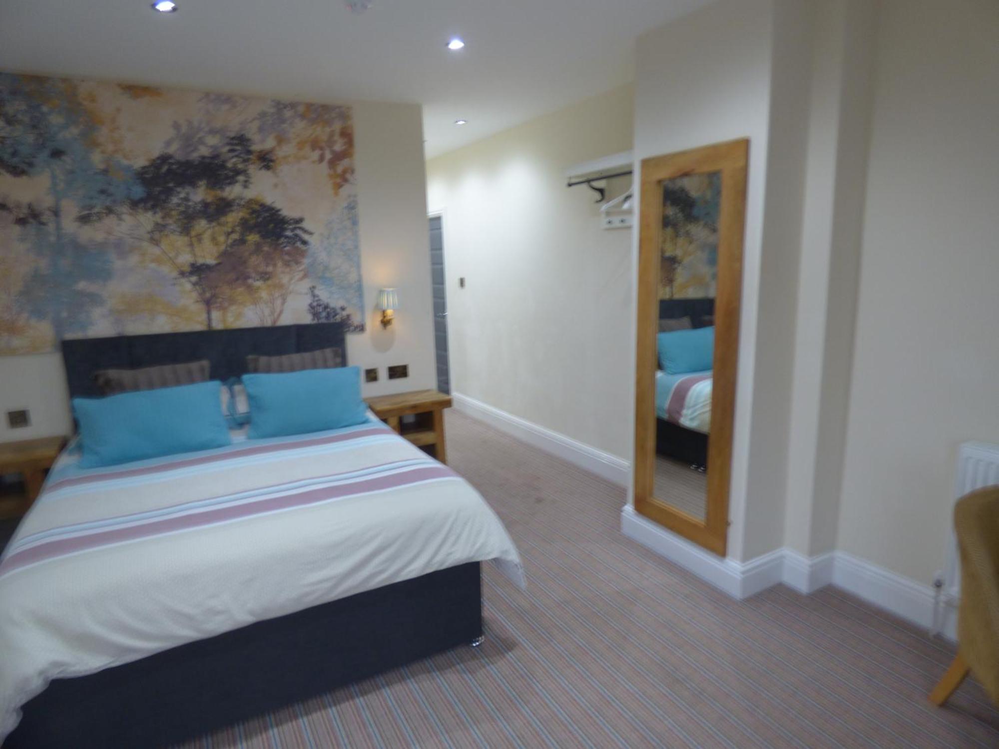 Wheldale Hotel Castleford Room photo